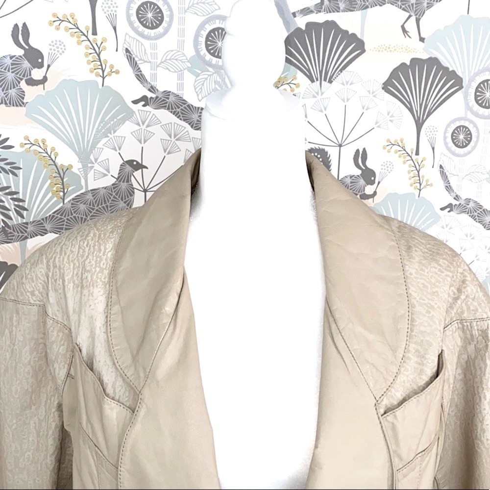 VINTAGE Leather Jacket - Picture 3 of 10